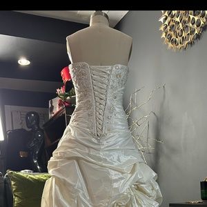 MADISON COLLECTION  CHAMPAGNE SATIN  WEDDING GOWN  US SIZE 8